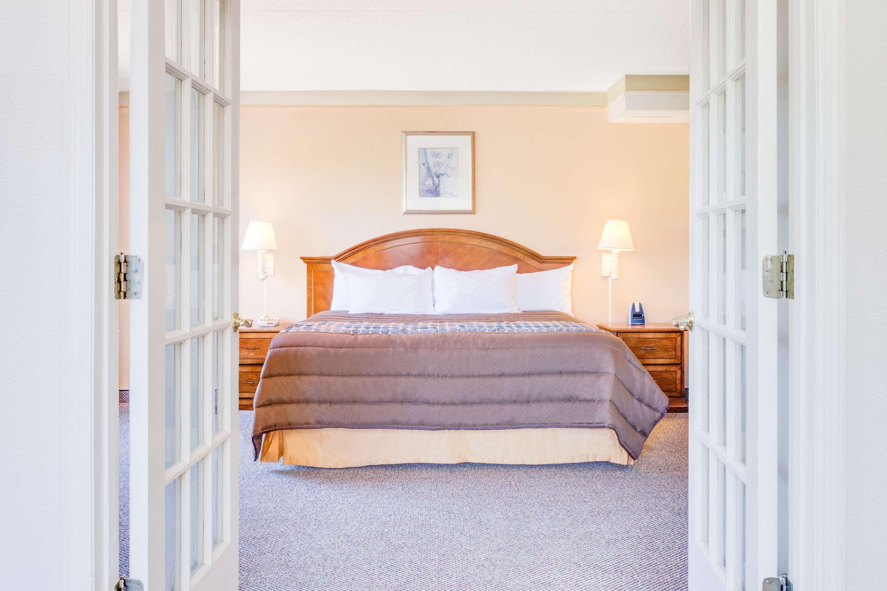 Days Inn By Wyndham Birmingham/West Εξωτερικό φωτογραφία