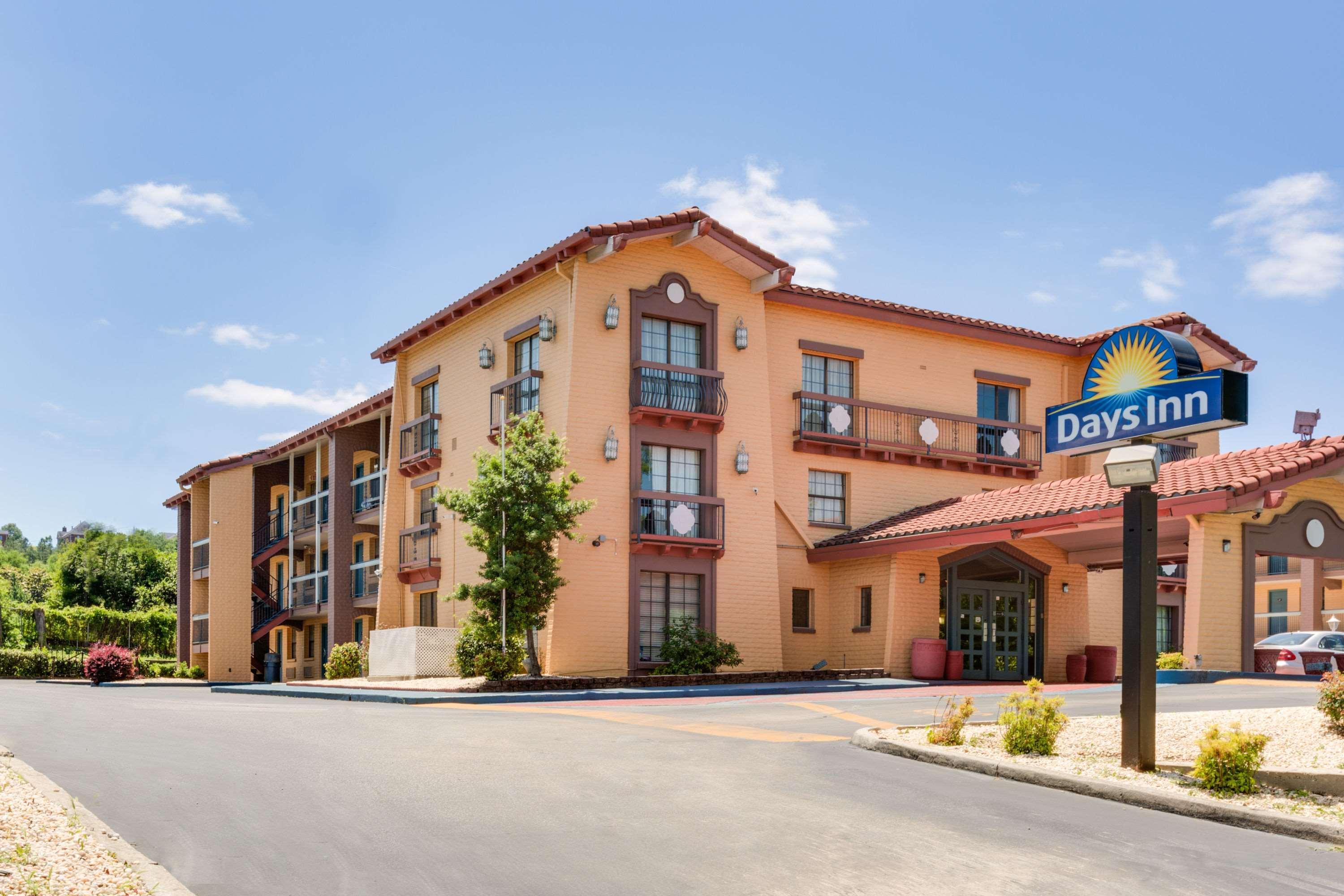 Days Inn By Wyndham Birmingham/West Εξωτερικό φωτογραφία
