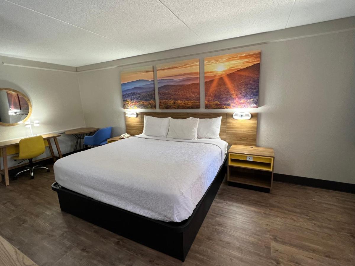 Days Inn By Wyndham Birmingham/West Εξωτερικό φωτογραφία