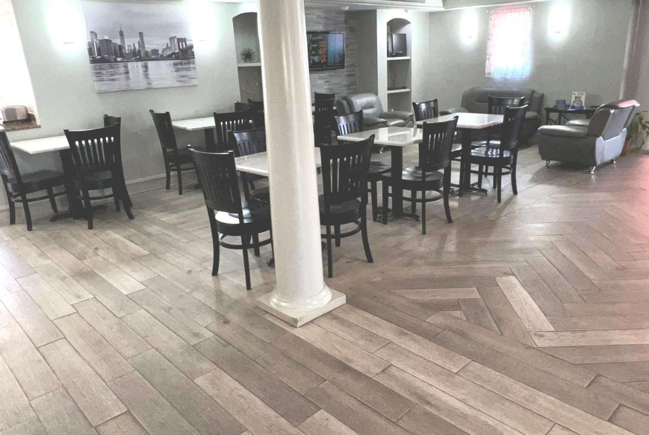 Days Inn By Wyndham Birmingham/West Εξωτερικό φωτογραφία